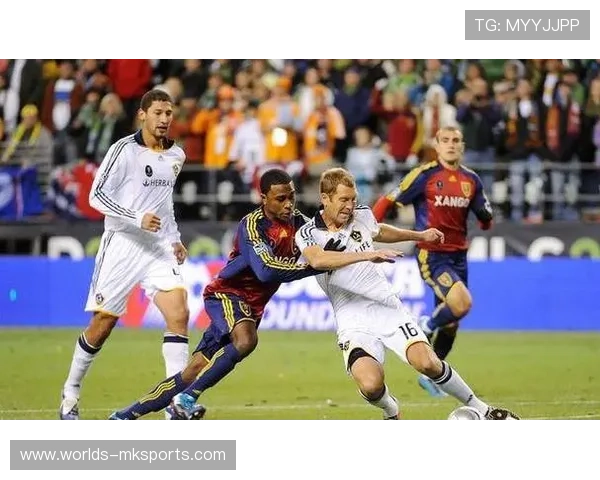 皇家盐湖城庆建队20周年 复刻经典球衣再现辉煌 皇家盐湖城庆建队20周年 复刻经典球衣再现辉煌