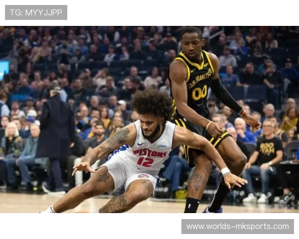 库明加5次暴扣震撼全场 展现惊人身体素质