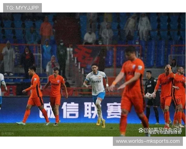 云南玉昆祝贺铜梁龙冲超，业余联赛起步感同身受